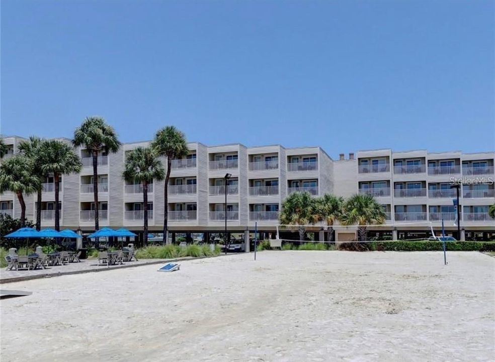 合同活跃: $260,000 (1 贝兹, 1 浴室, 516 平方英尺)