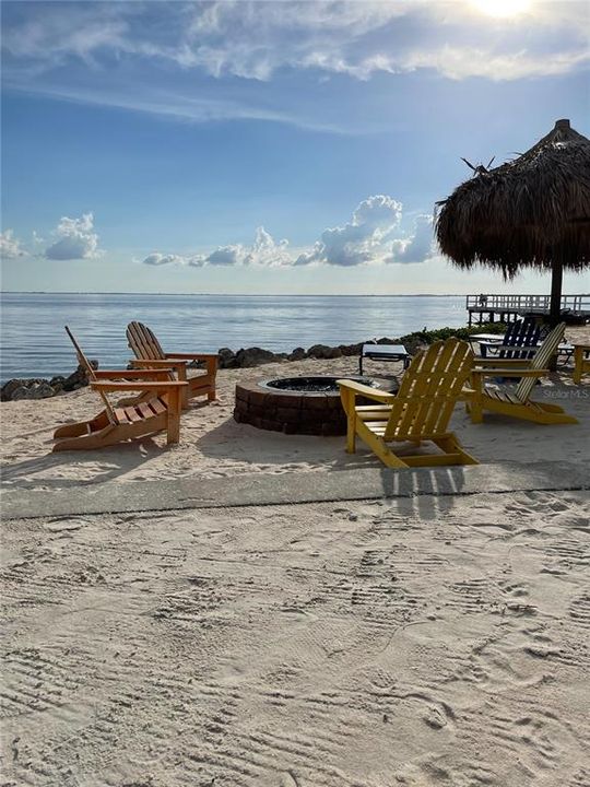 合同活跃: $260,000 (1 贝兹, 1 浴室, 516 平方英尺)