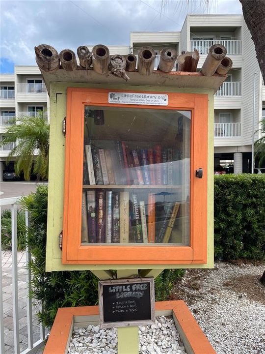 合同活跃: $260,000 (1 贝兹, 1 浴室, 516 平方英尺)