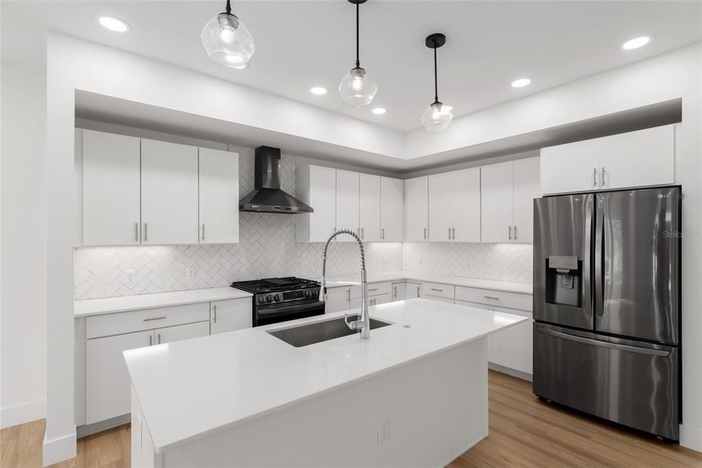 For Sale: $398,000 (3 beds, 2 baths, 1640 Square Feet)