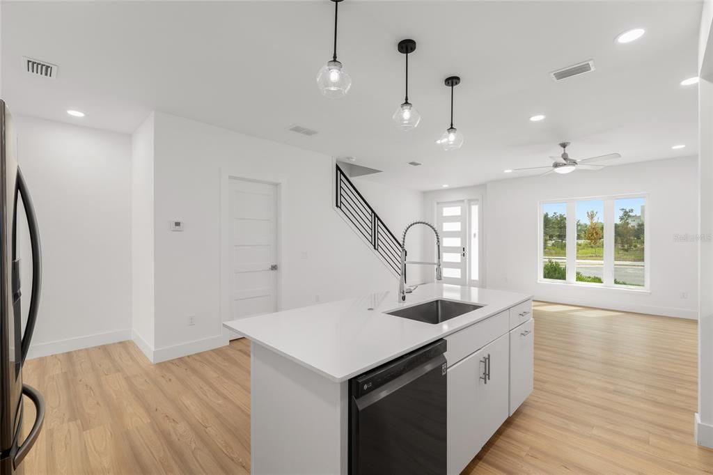 For Sale: $398,000 (3 beds, 2 baths, 1640 Square Feet)