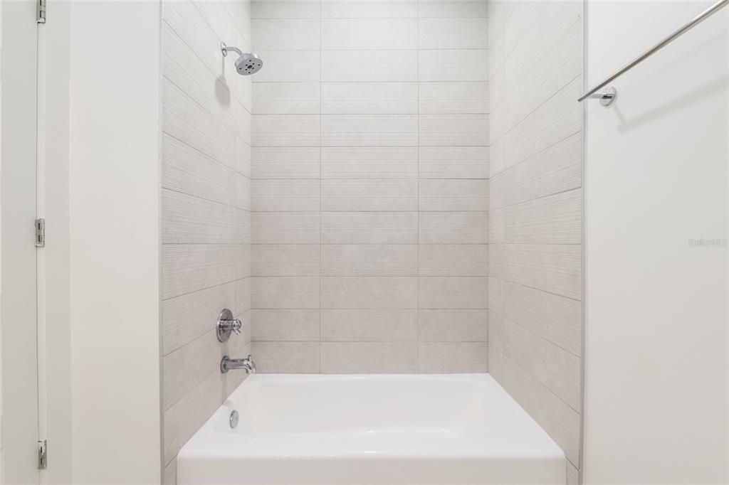 For Sale: $398,000 (3 beds, 2 baths, 1640 Square Feet)