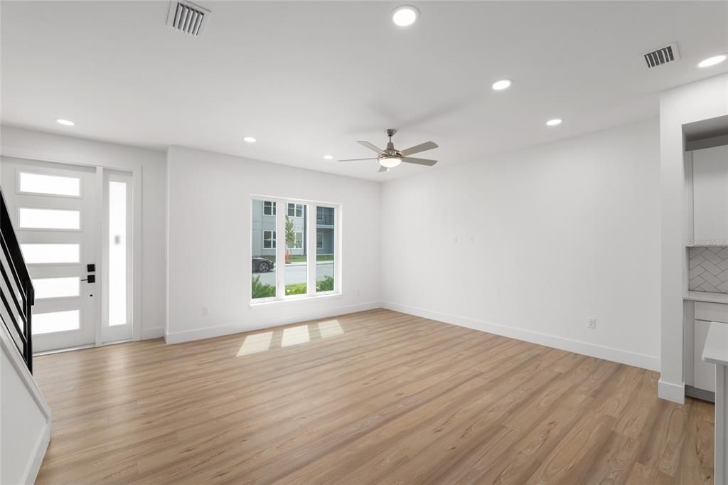 For Sale: $398,000 (3 beds, 2 baths, 1640 Square Feet)