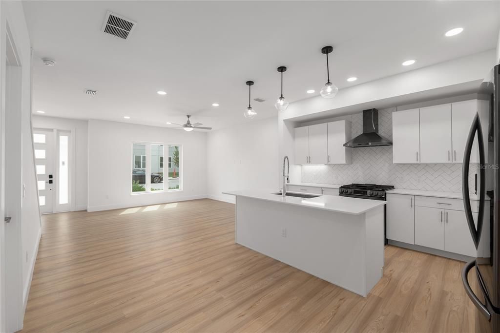 For Sale: $398,000 (3 beds, 2 baths, 1640 Square Feet)