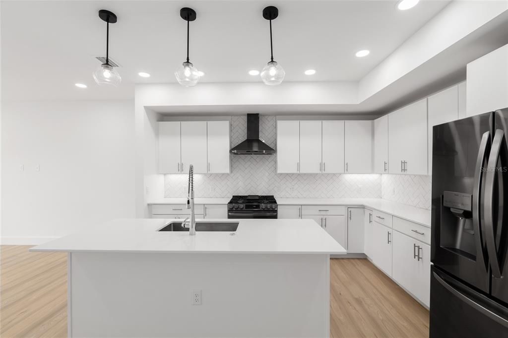 For Sale: $398,000 (3 beds, 2 baths, 1640 Square Feet)