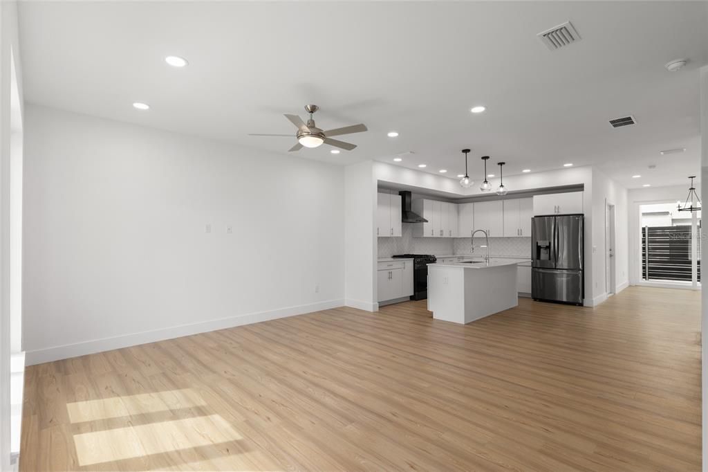 For Sale: $398,000 (3 beds, 2 baths, 1640 Square Feet)