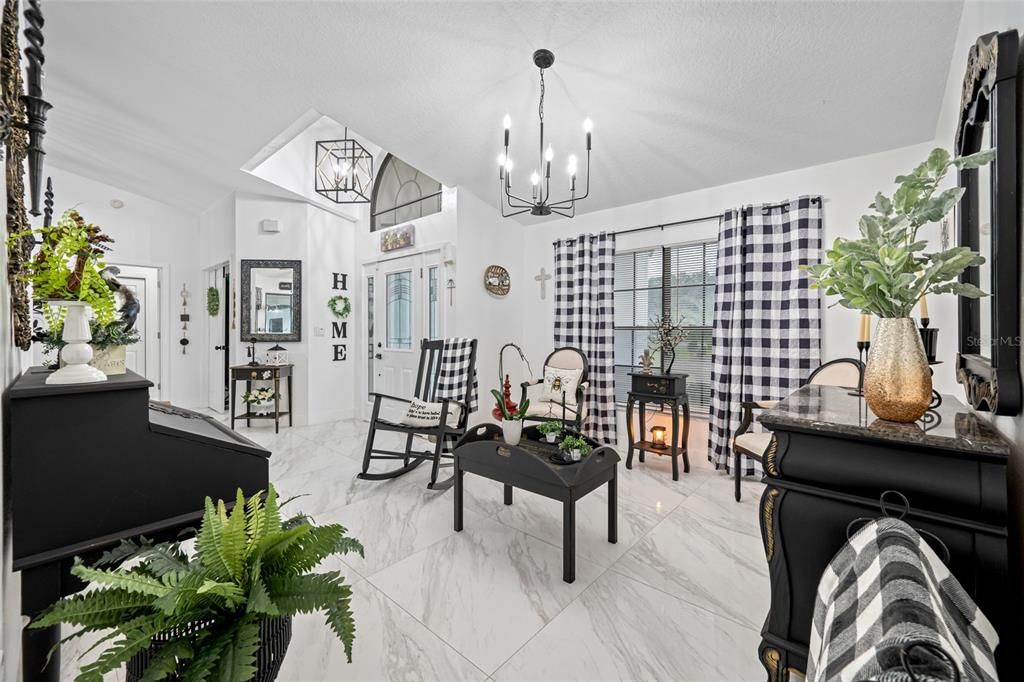 待售: $639,000 (4 贝兹, 2 浴室, 2195 平方英尺)