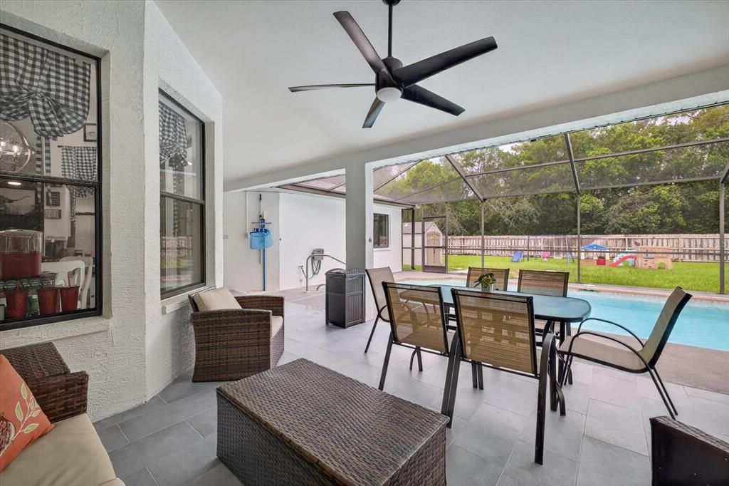 待售: $639,000 (4 贝兹, 2 浴室, 2195 平方英尺)