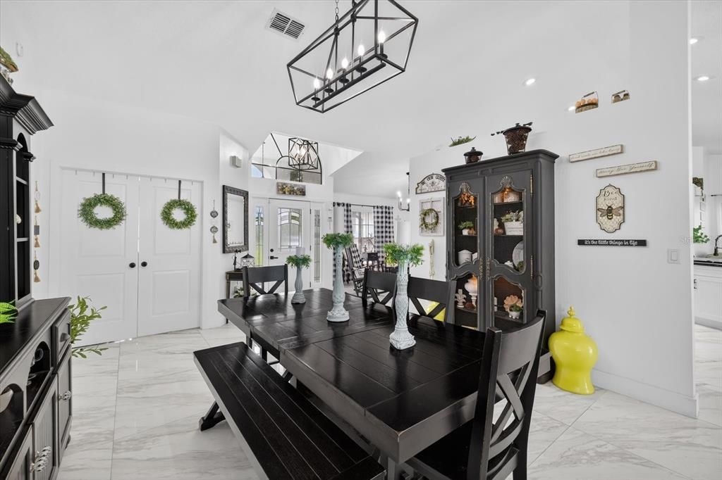 待售: $639,000 (4 贝兹, 2 浴室, 2195 平方英尺)