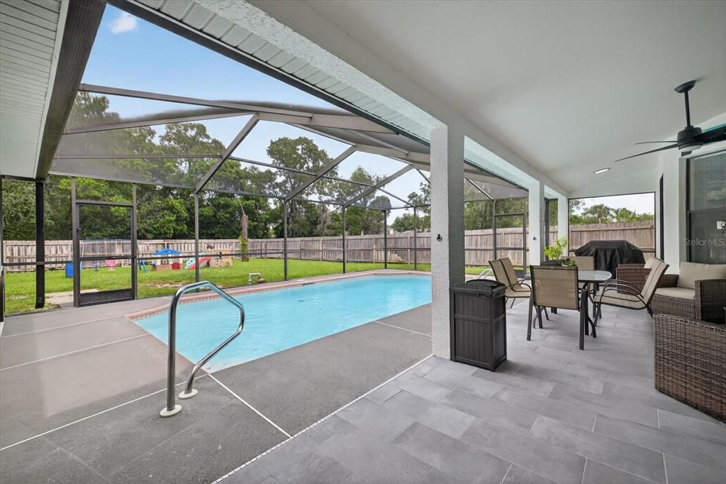 待售: $639,000 (4 贝兹, 2 浴室, 2195 平方英尺)