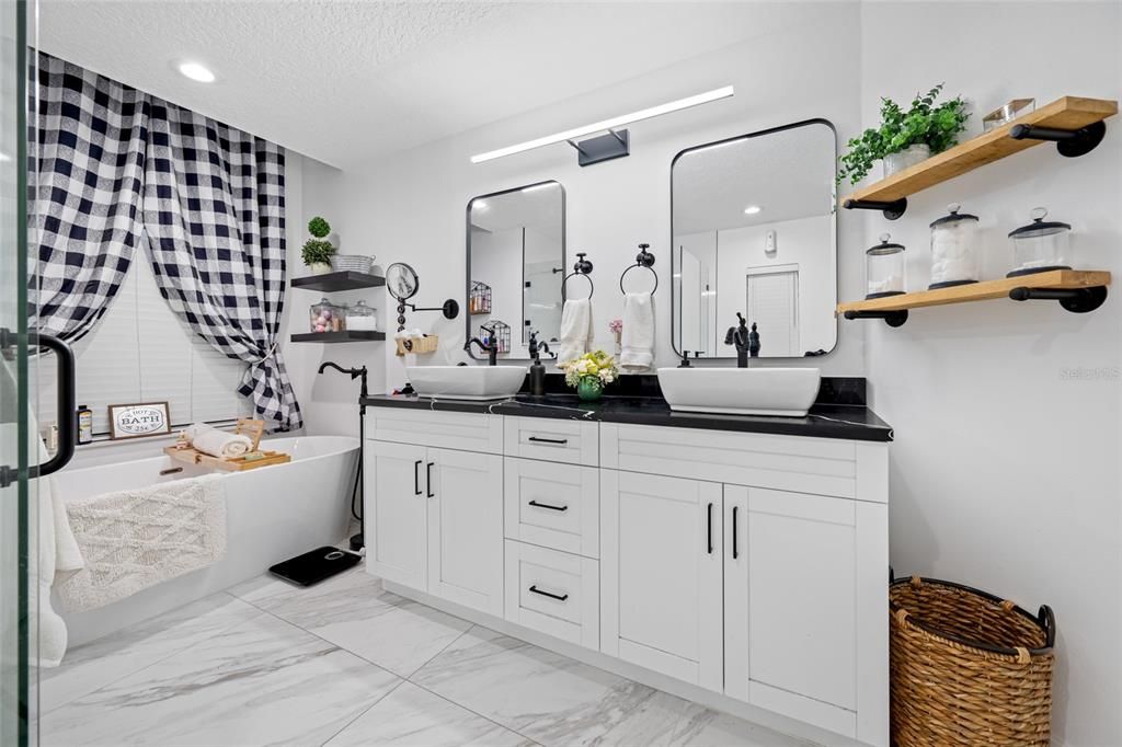 待售: $639,000 (4 贝兹, 2 浴室, 2195 平方英尺)