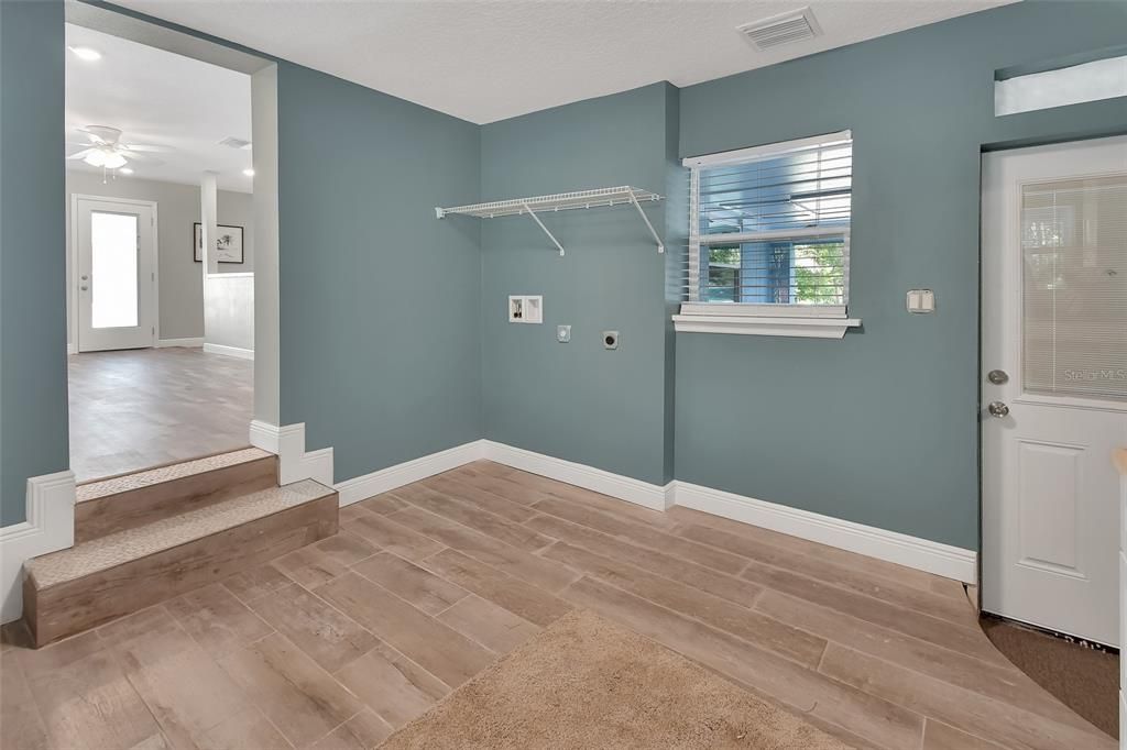 Active With Contract: $499,900 (5 beds, 3 baths, 2696 Square Feet)