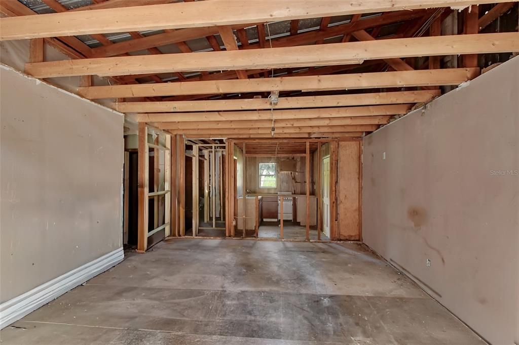 Active With Contract: $499,900 (5 beds, 3 baths, 2696 Square Feet)