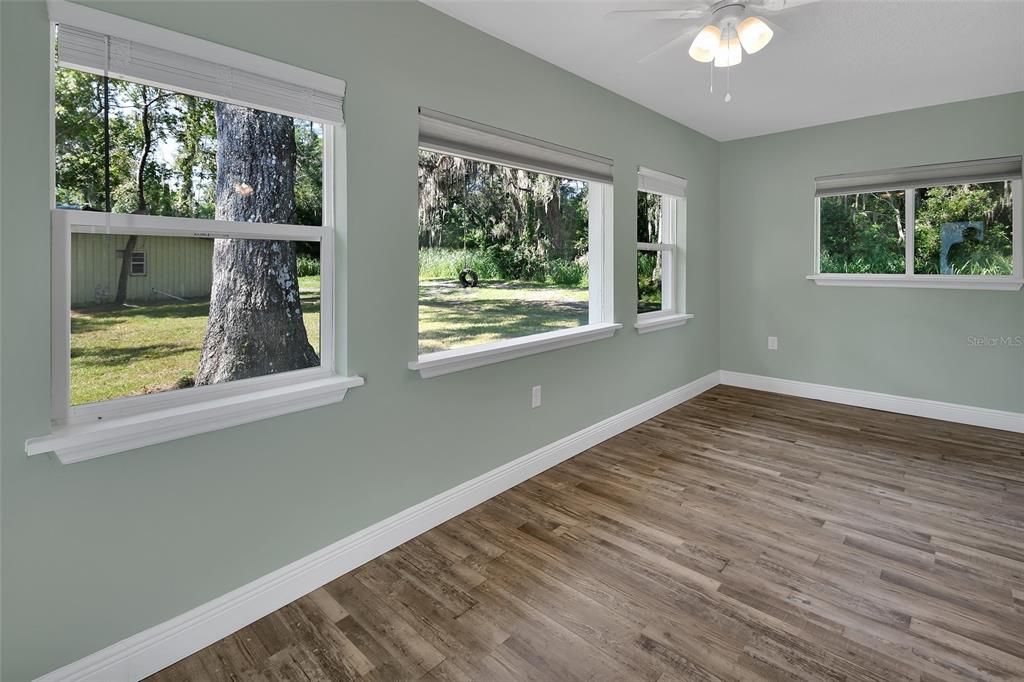 Active With Contract: $499,900 (5 beds, 3 baths, 2696 Square Feet)