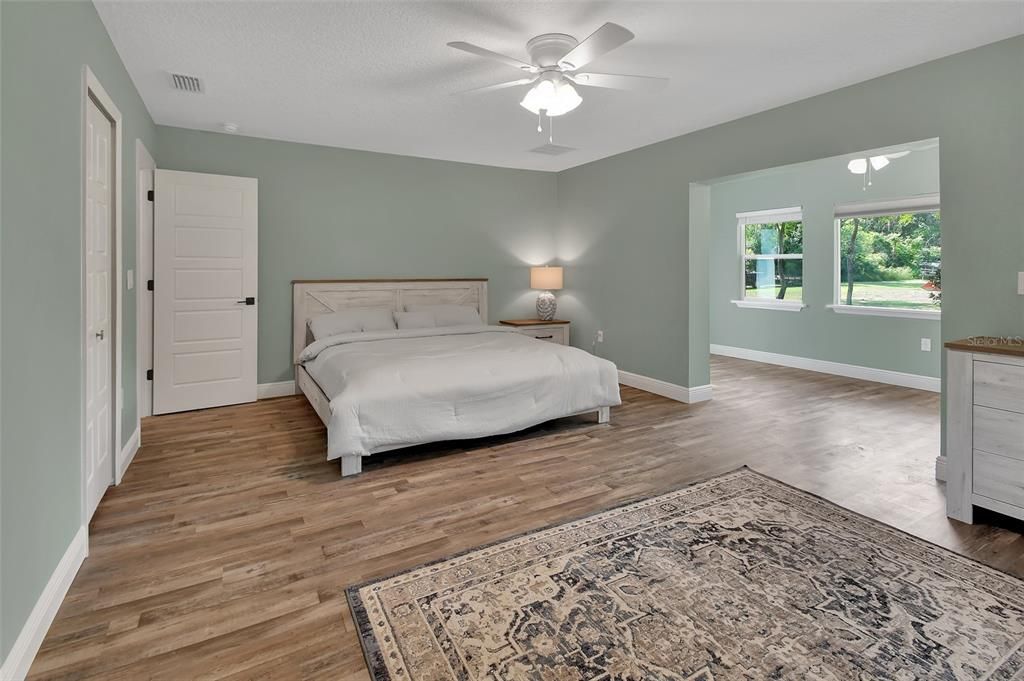 Active With Contract: $499,900 (5 beds, 3 baths, 2696 Square Feet)