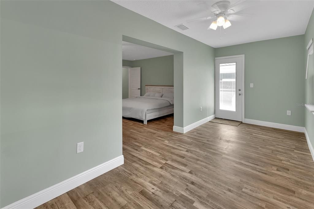 Active With Contract: $499,900 (5 beds, 3 baths, 2696 Square Feet)