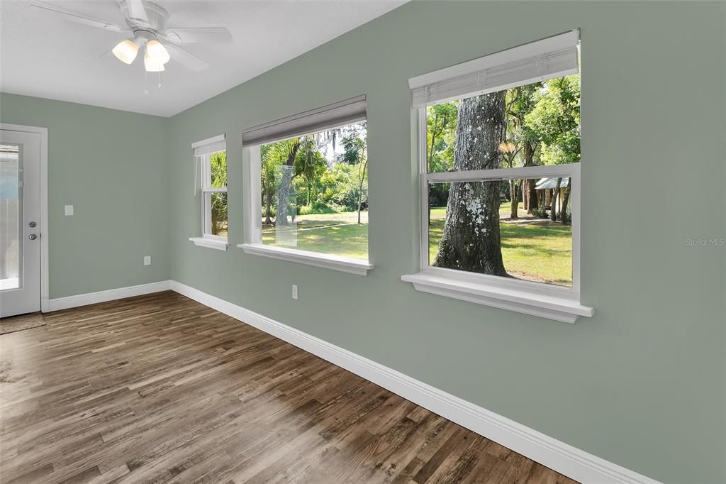 Active With Contract: $499,900 (5 beds, 3 baths, 2696 Square Feet)