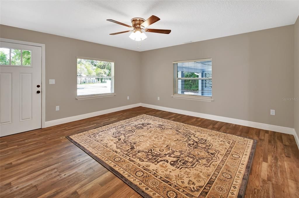 Active With Contract: $499,900 (5 beds, 3 baths, 2696 Square Feet)