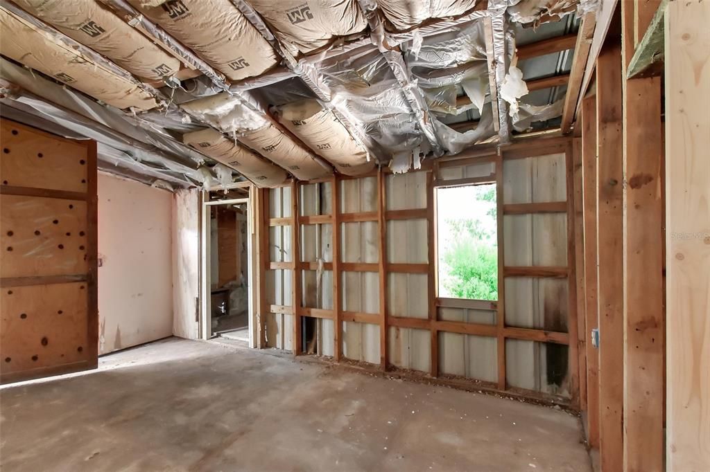 Active With Contract: $499,900 (5 beds, 3 baths, 2696 Square Feet)