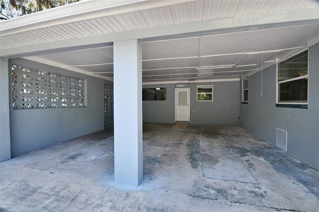 Active With Contract: $499,900 (5 beds, 3 baths, 2696 Square Feet)