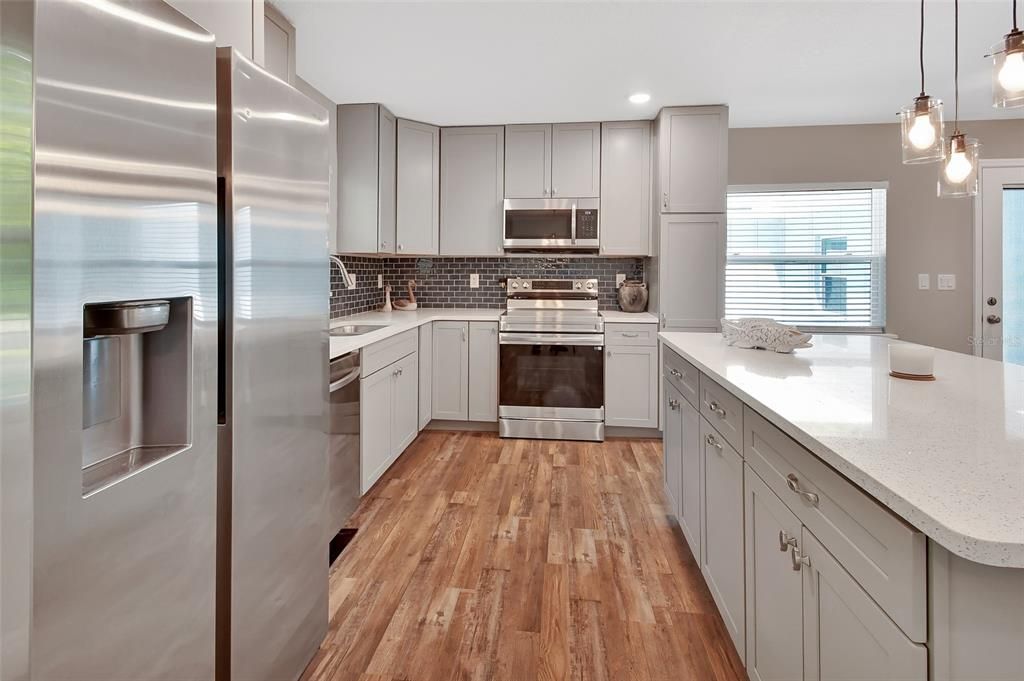 Active With Contract: $499,900 (5 beds, 3 baths, 2696 Square Feet)