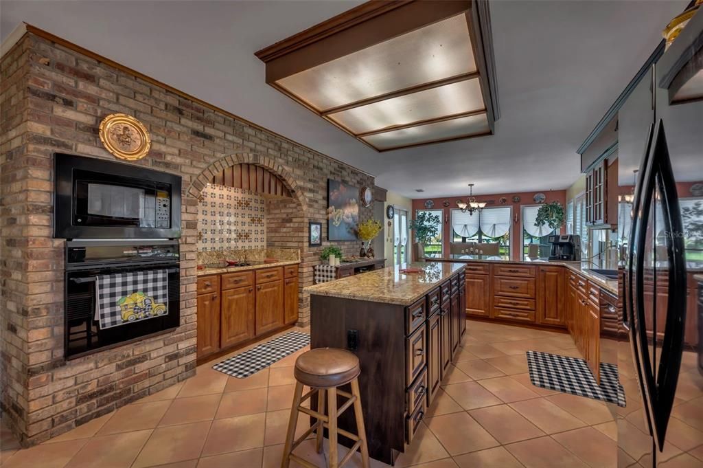 待售: $985,000 (5 贝兹, 3 浴室, 3402 平方英尺)