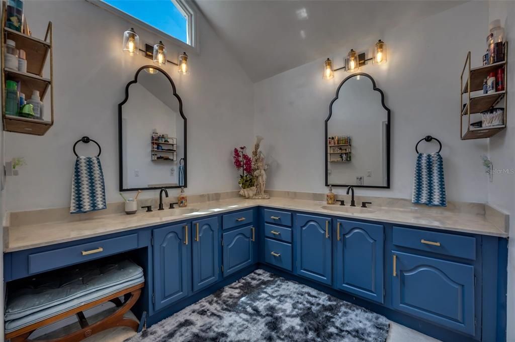 待售: $985,000 (5 贝兹, 3 浴室, 3402 平方英尺)