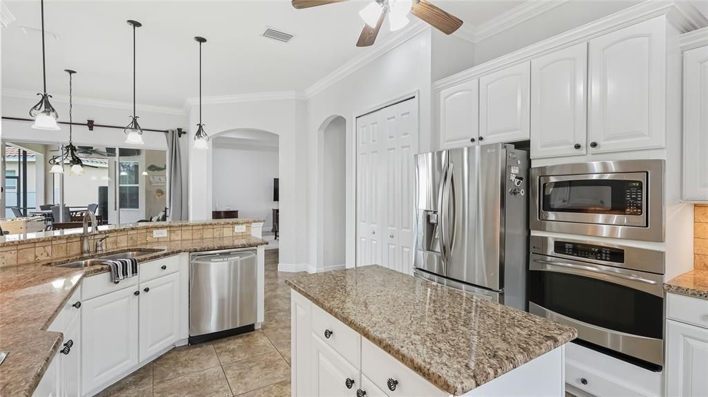 Active With Contract: $824,500 (4 beds, 3 baths, 3431 Square Feet)