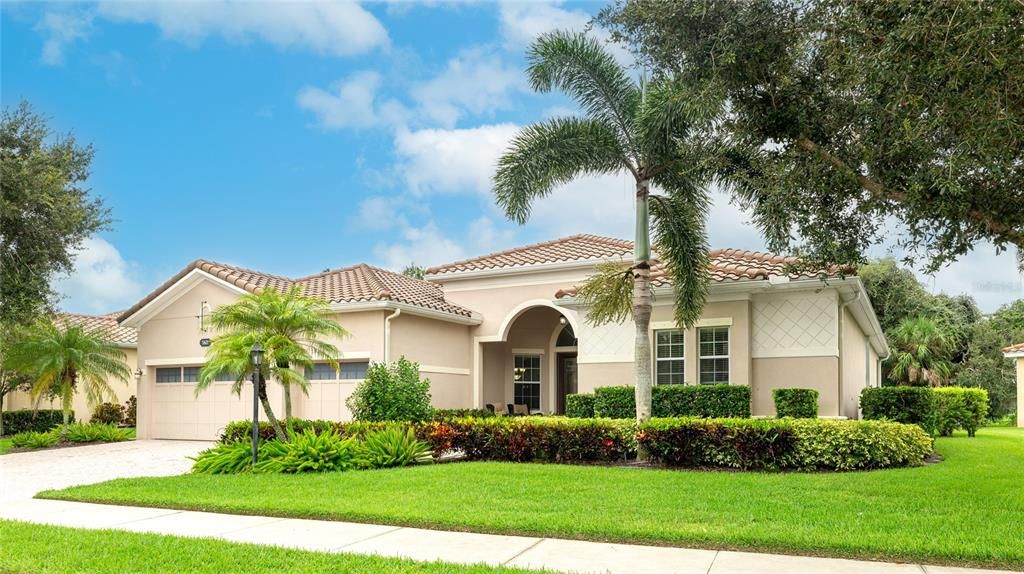 Active With Contract: $824,500 (4 beds, 3 baths, 3431 Square Feet)