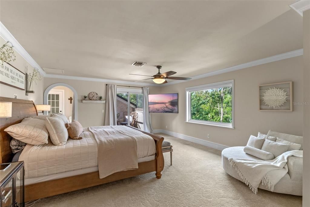 Под контрактом: $2,219,000 (5 спален, 4 ванн, 4328 Квадратных фут)