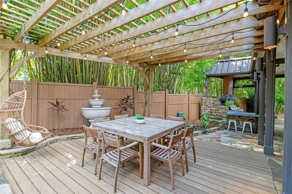 Под контрактом: $2,219,000 (5 спален, 4 ванн, 4328 Квадратных фут)