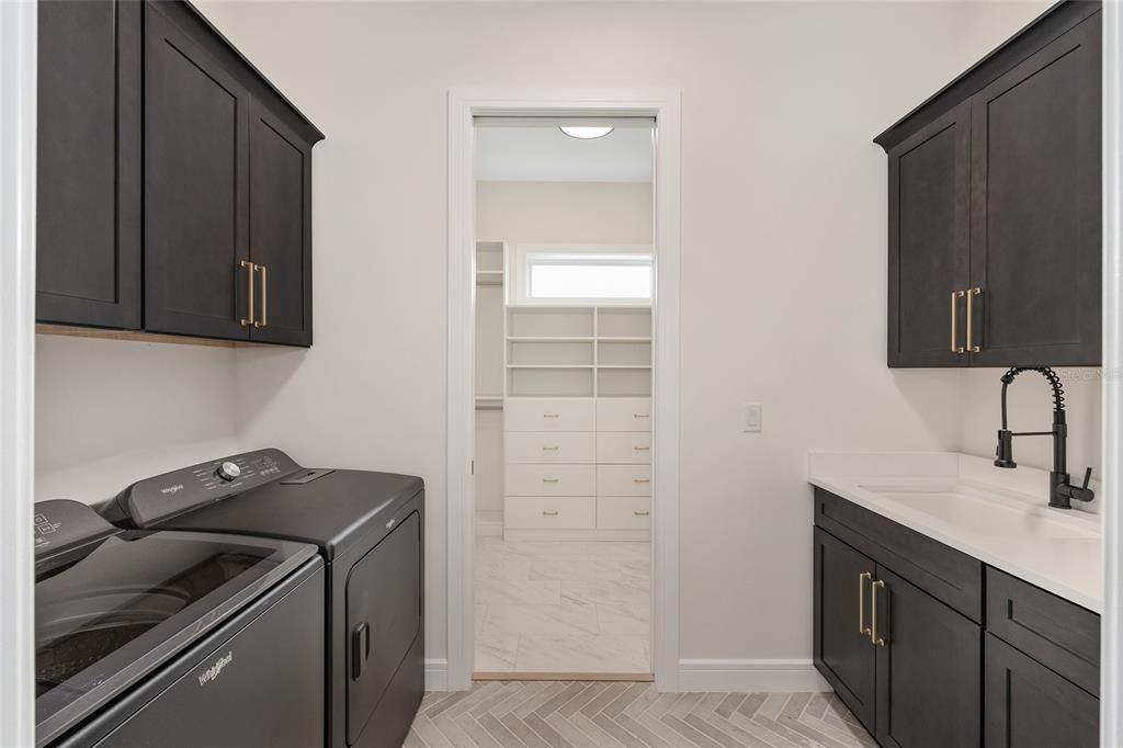 En Venta: $2,749,000 (4 camas, 3 baños, 3122 Pies cuadrados)