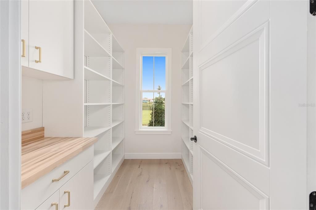 En Venta: $2,749,000 (4 camas, 3 baños, 3122 Pies cuadrados)