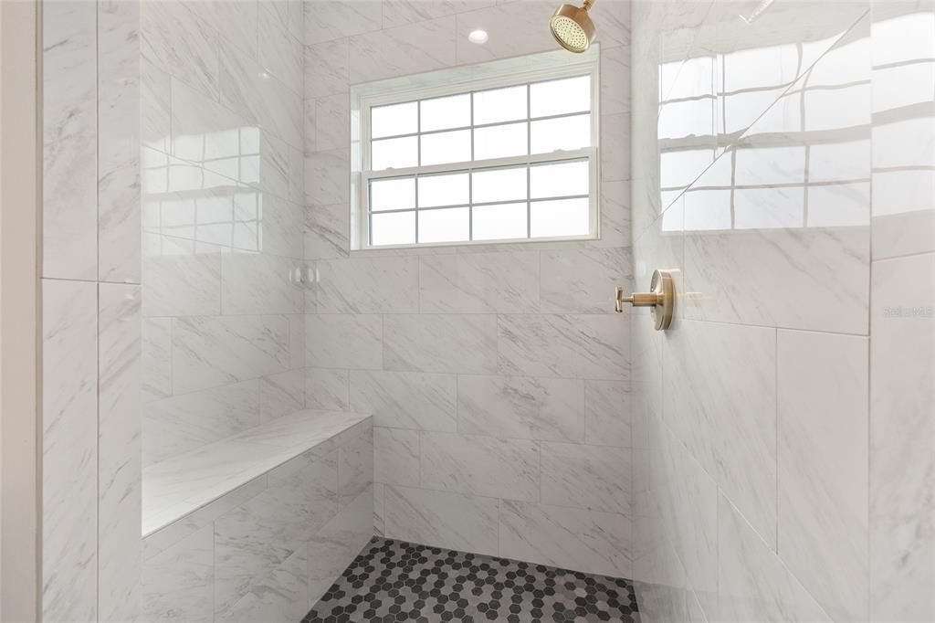 En Venta: $2,749,000 (4 camas, 3 baños, 3122 Pies cuadrados)