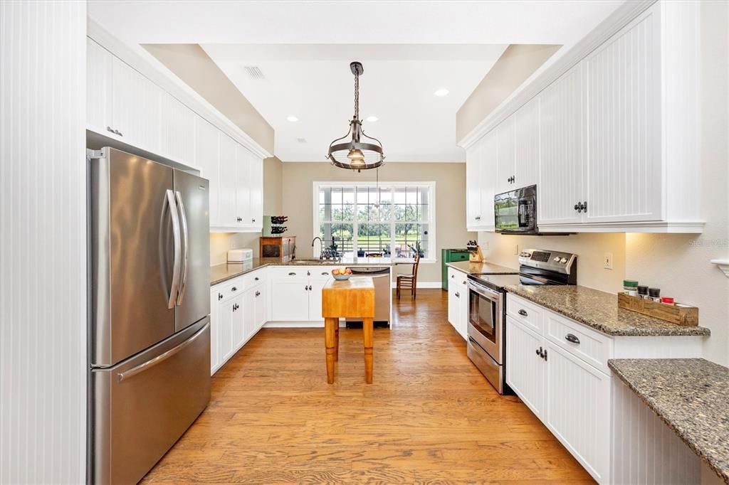 For Sale: $1,350,000 (3 beds, 2 baths, 2929 Square Feet)