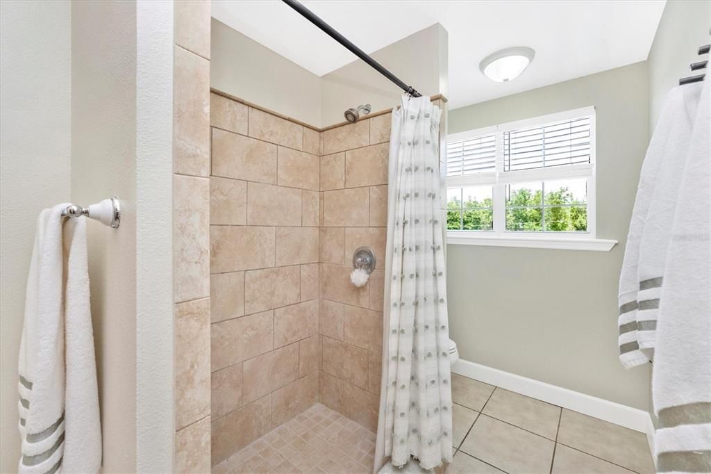 For Sale: $1,350,000 (3 beds, 2 baths, 2929 Square Feet)