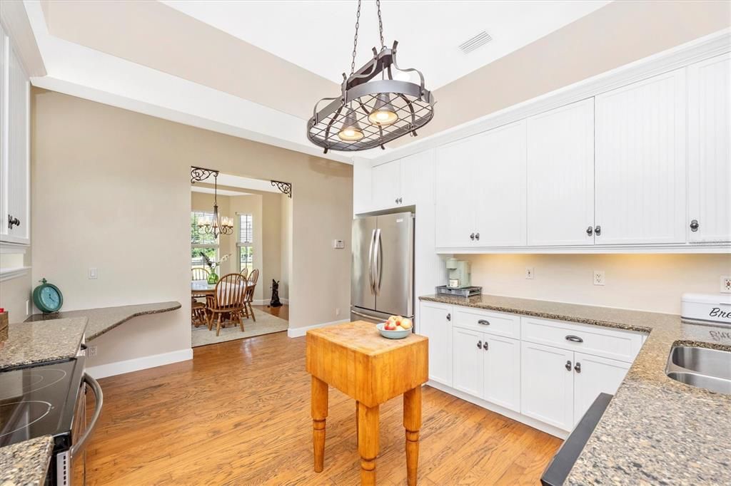 For Sale: $1,350,000 (3 beds, 2 baths, 2929 Square Feet)