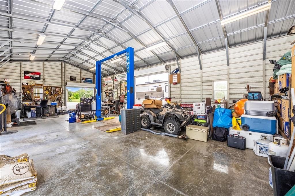 For Sale: $1,350,000 (3 beds, 2 baths, 2929 Square Feet)