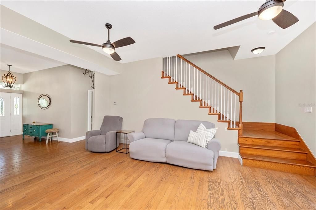 For Sale: $1,350,000 (3 beds, 2 baths, 2929 Square Feet)