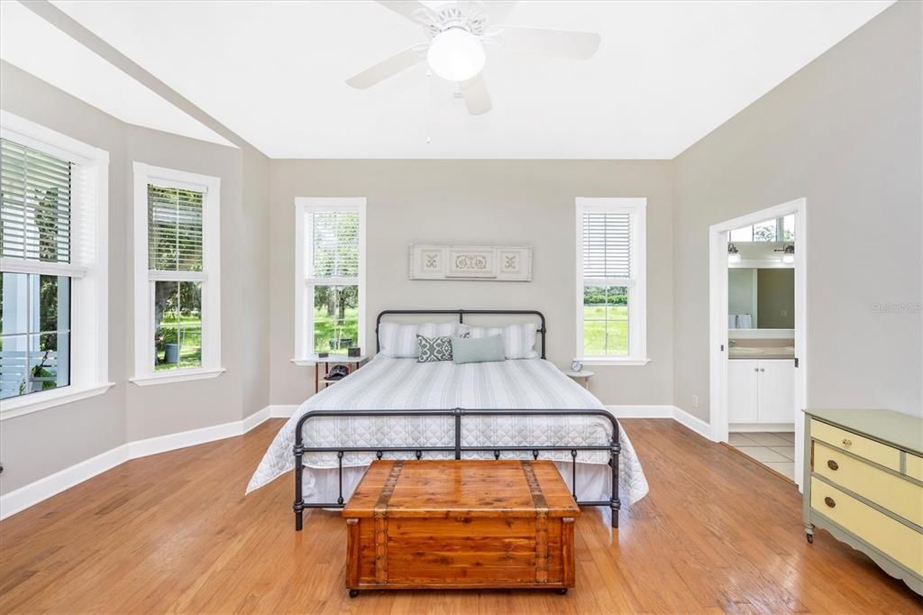 For Sale: $1,350,000 (3 beds, 2 baths, 2929 Square Feet)