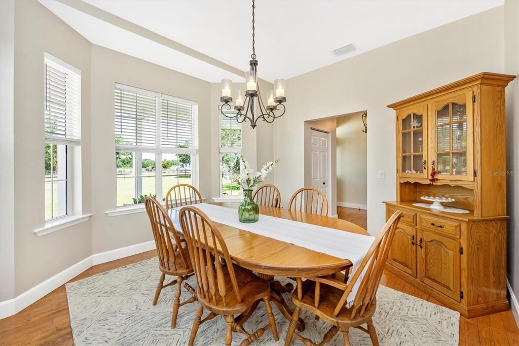 For Sale: $1,350,000 (3 beds, 2 baths, 2929 Square Feet)