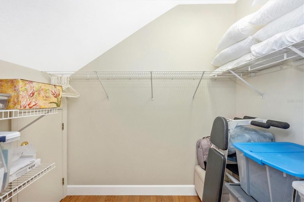 For Sale: $1,350,000 (3 beds, 2 baths, 2929 Square Feet)