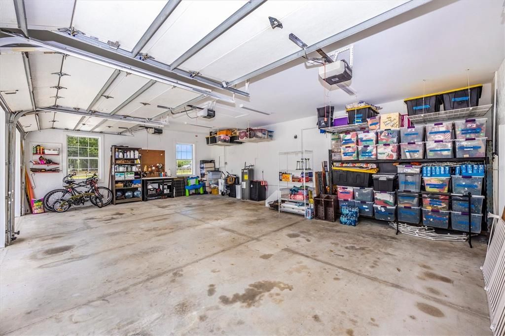 For Sale: $1,350,000 (3 beds, 2 baths, 2929 Square Feet)