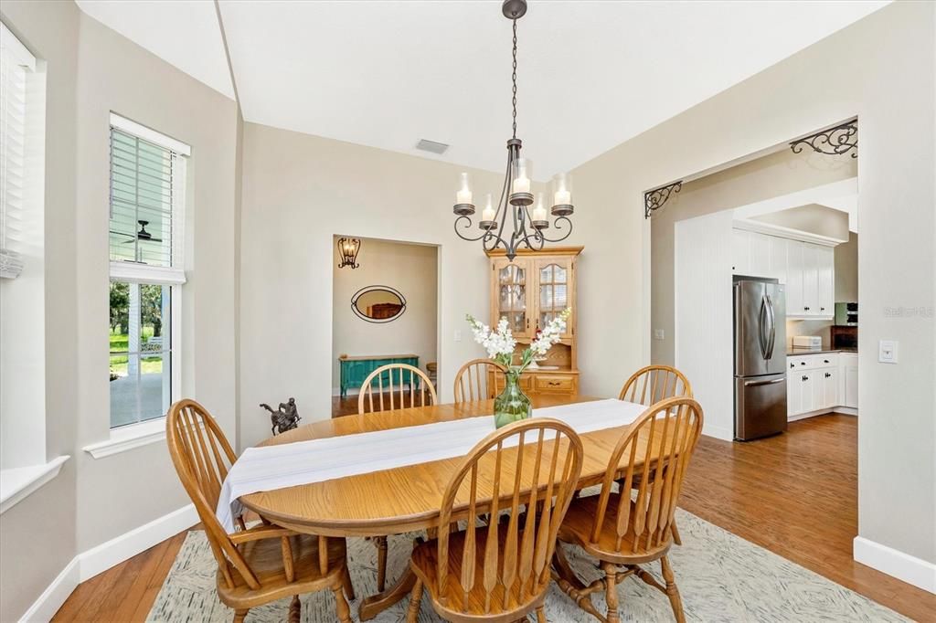 For Sale: $1,350,000 (3 beds, 2 baths, 2929 Square Feet)