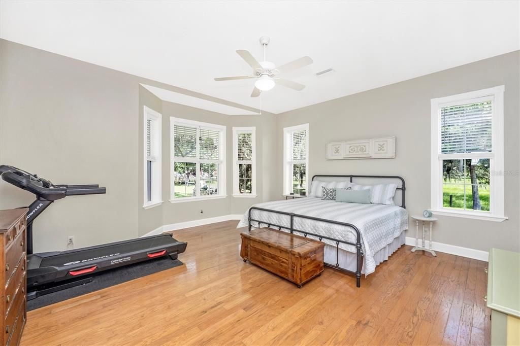 For Sale: $1,350,000 (3 beds, 2 baths, 2929 Square Feet)