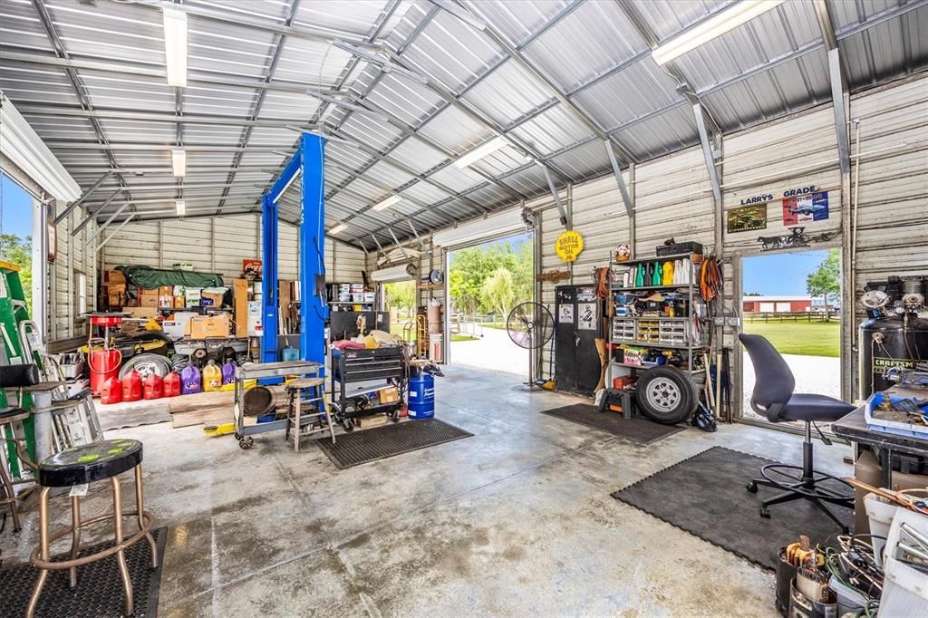 For Sale: $1,350,000 (3 beds, 2 baths, 2929 Square Feet)