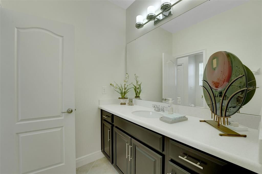 En Venta: $999,000 (4 camas, 3 baños, 3261 Pies cuadrados)