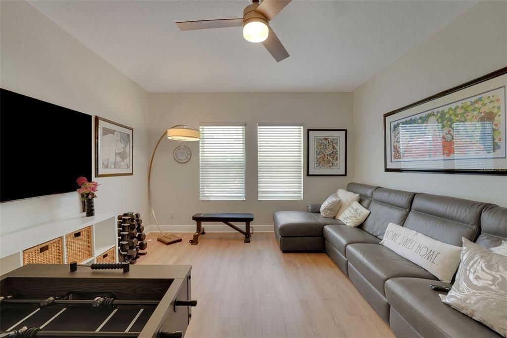 En Venta: $999,000 (4 camas, 3 baños, 3261 Pies cuadrados)