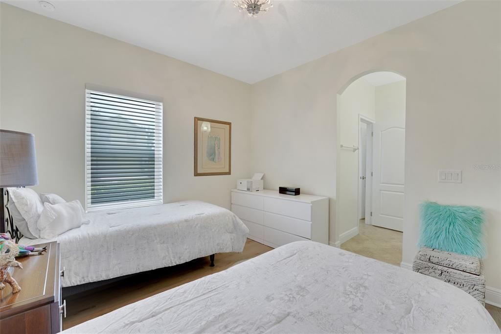 En Venta: $999,000 (4 camas, 3 baños, 3261 Pies cuadrados)