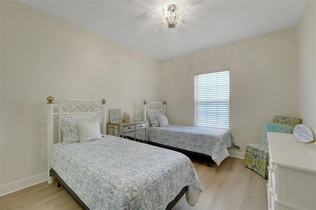 En Venta: $999,000 (4 camas, 3 baños, 3261 Pies cuadrados)